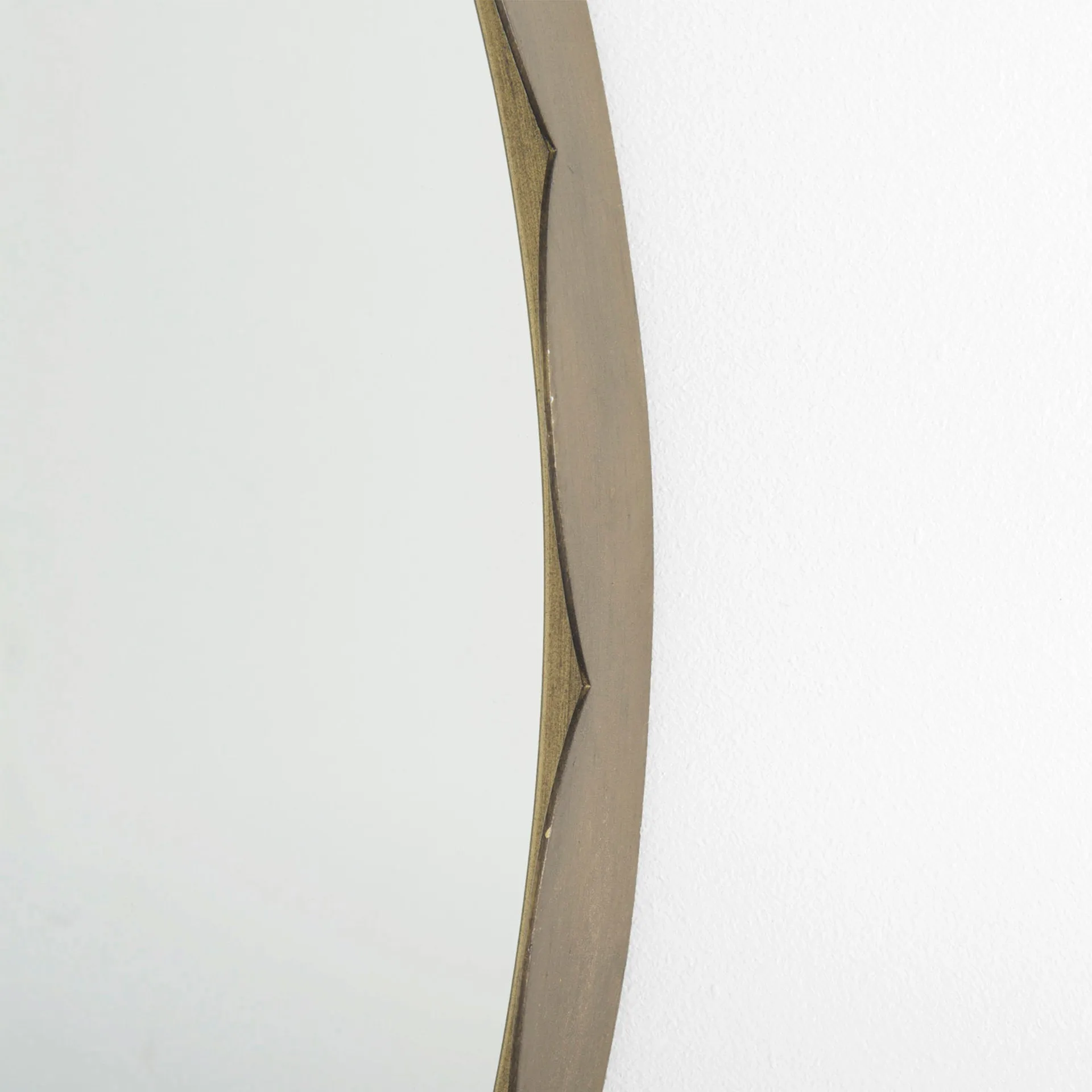 Adelaide Scalloped Round Wall Mirror - Antique Gold Frame, Versatile Decor for Any Room Style