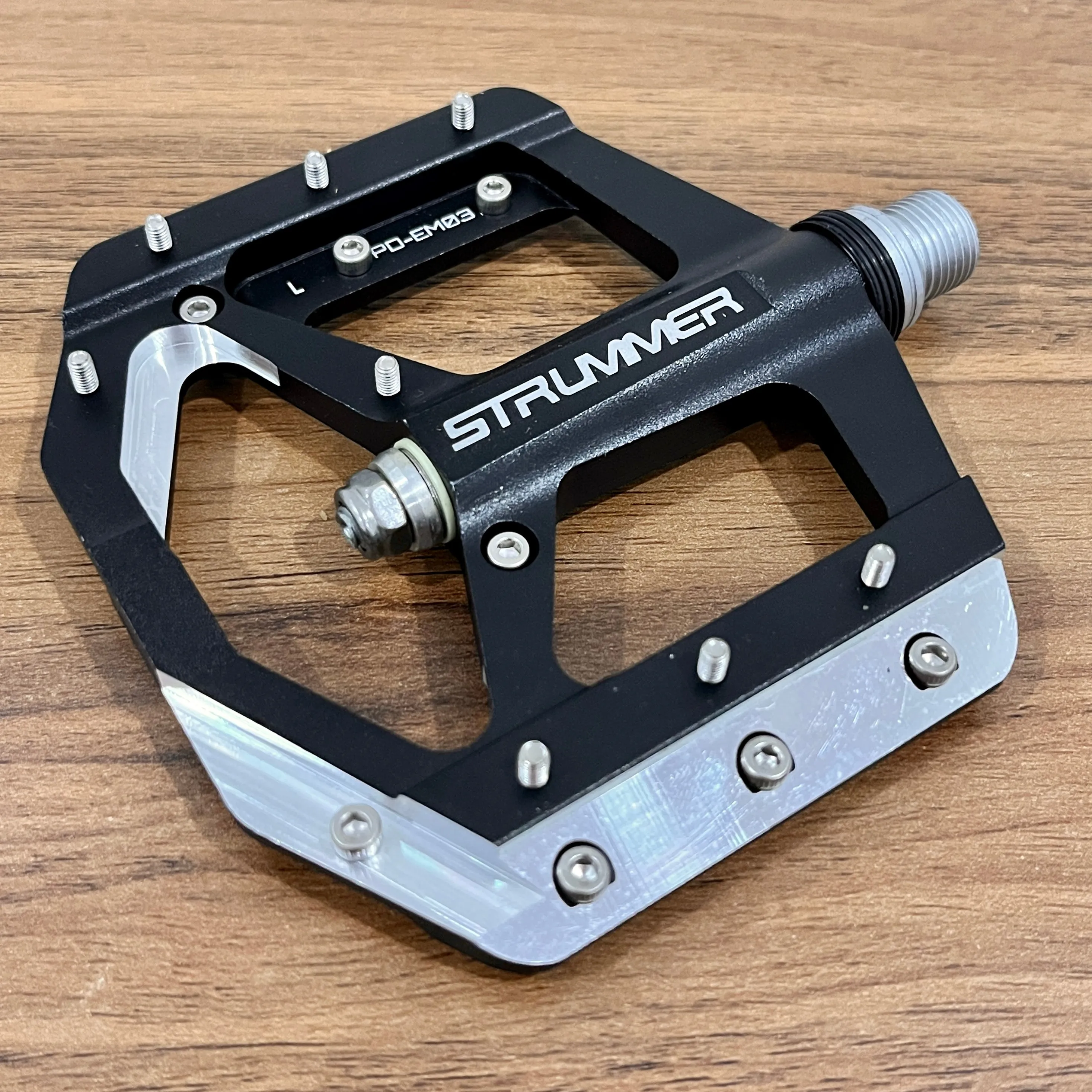 Strummer PD-EM03 Pedal (3 Bearings)