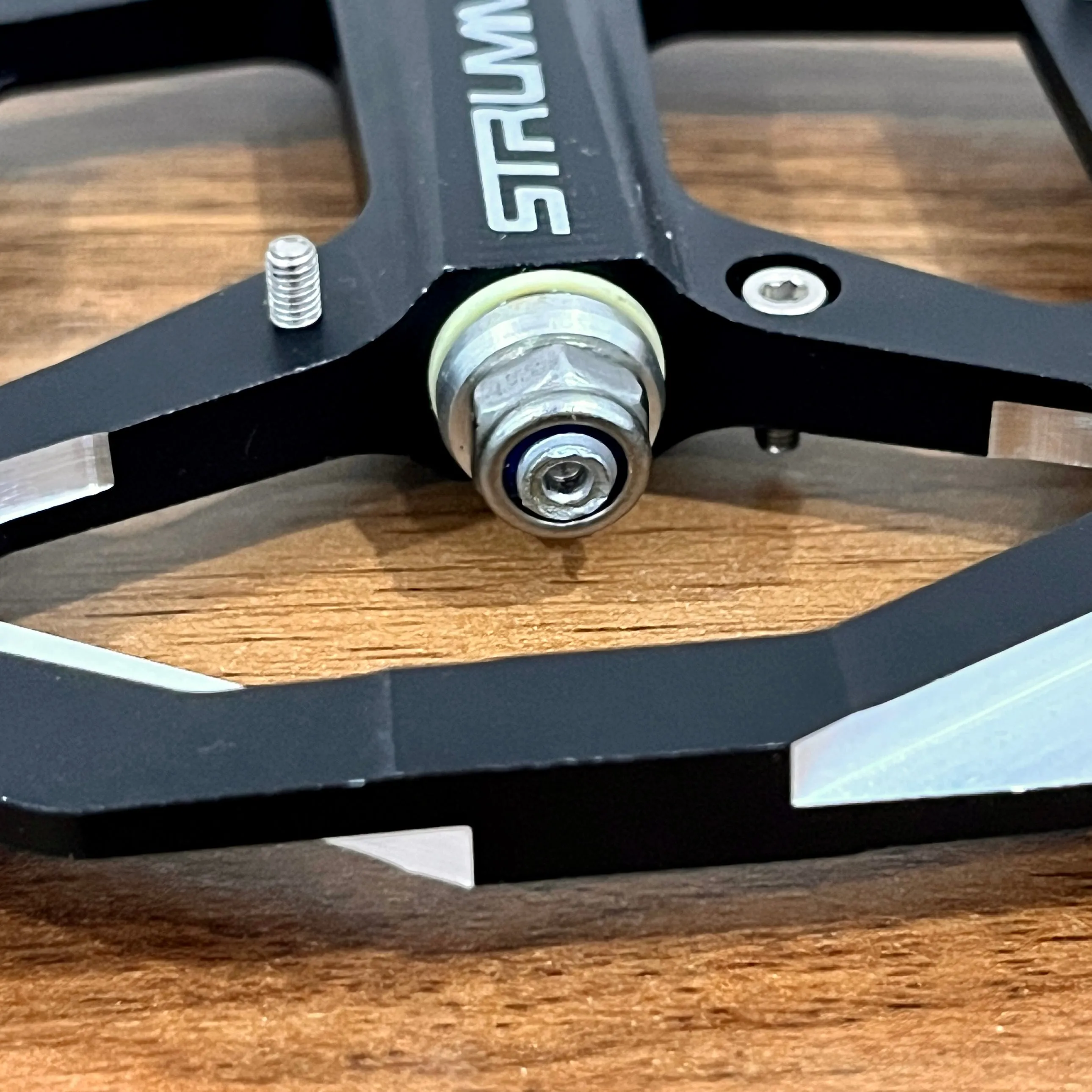 Strummer PD-EM03 Pedal (3 Bearings)